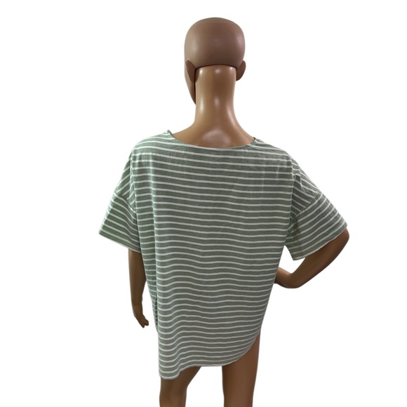 Everly Women’s Size M Short Sleeve V Neck Striped Button Up Blouse Green White - Picture 3 of 5